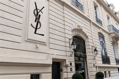 yves saint laurent parigi indirizzo